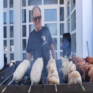 ΚΟΝΤΟΣΟΥΒΛΙΕΡΑ 4 ΣΕ 1 ΑΥΤΟΝΟΜΗ ΜΕ ΛΕΚΑΝΗ BBQ Specialist BBQ